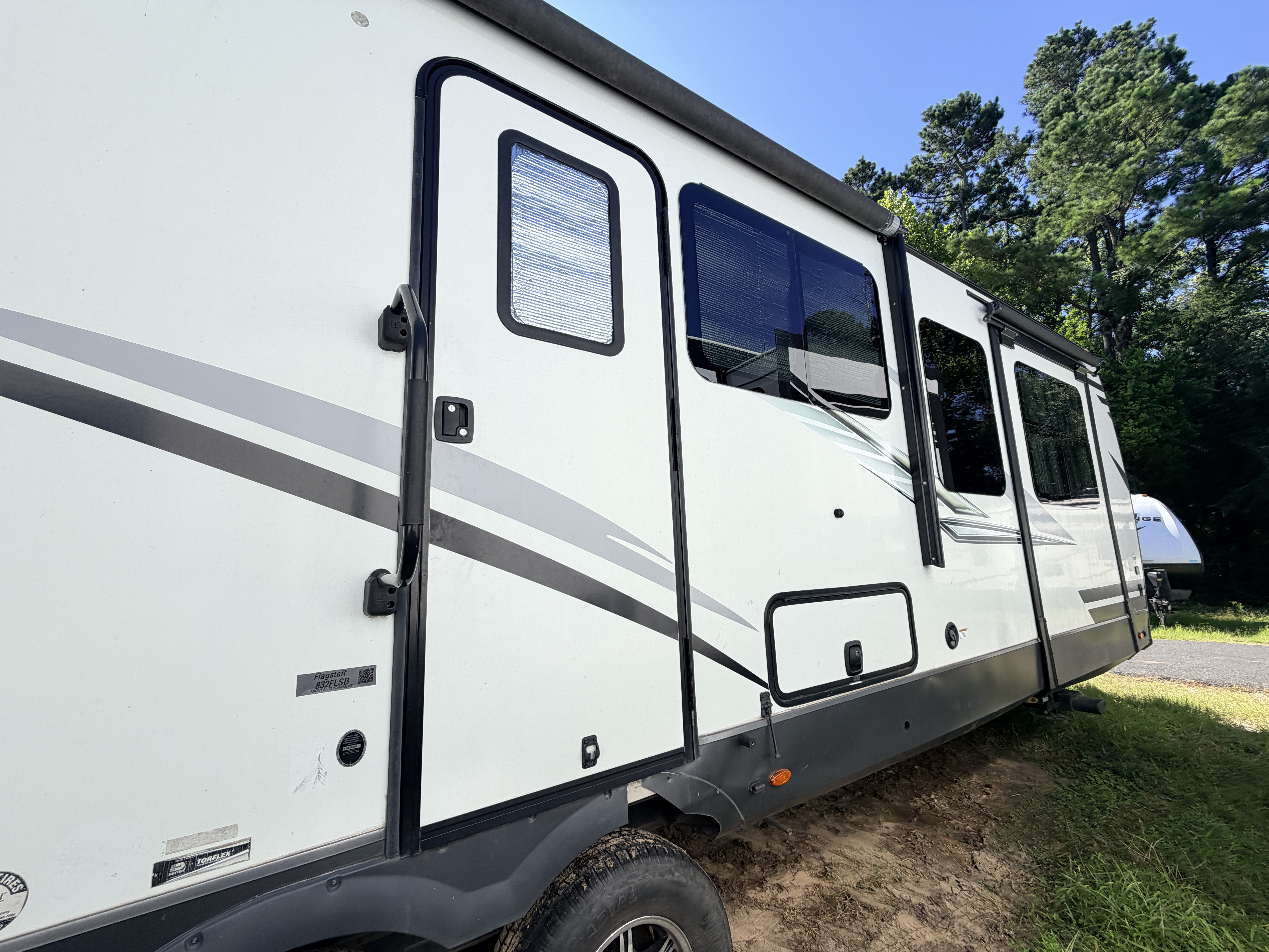 2019 Cruiser RV Radiance Ultra-Lite R-25RB - Image 7