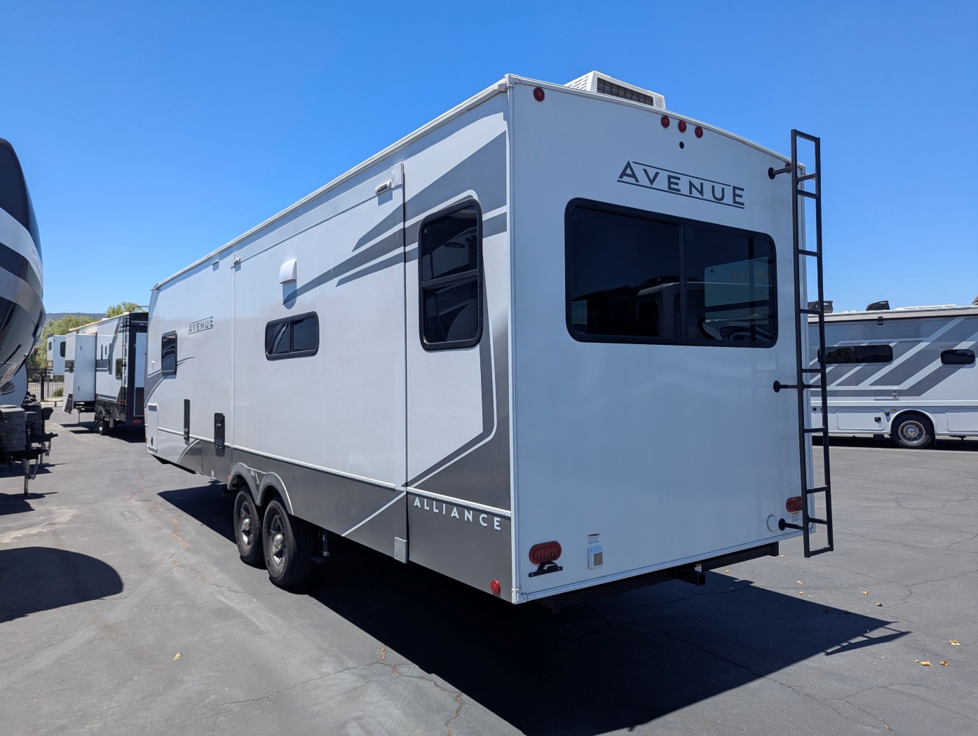 2026 Alliance RV Avenue 298RL - Image 7