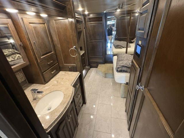 2018 TIFFIN PHAETON 36GH - Image 13