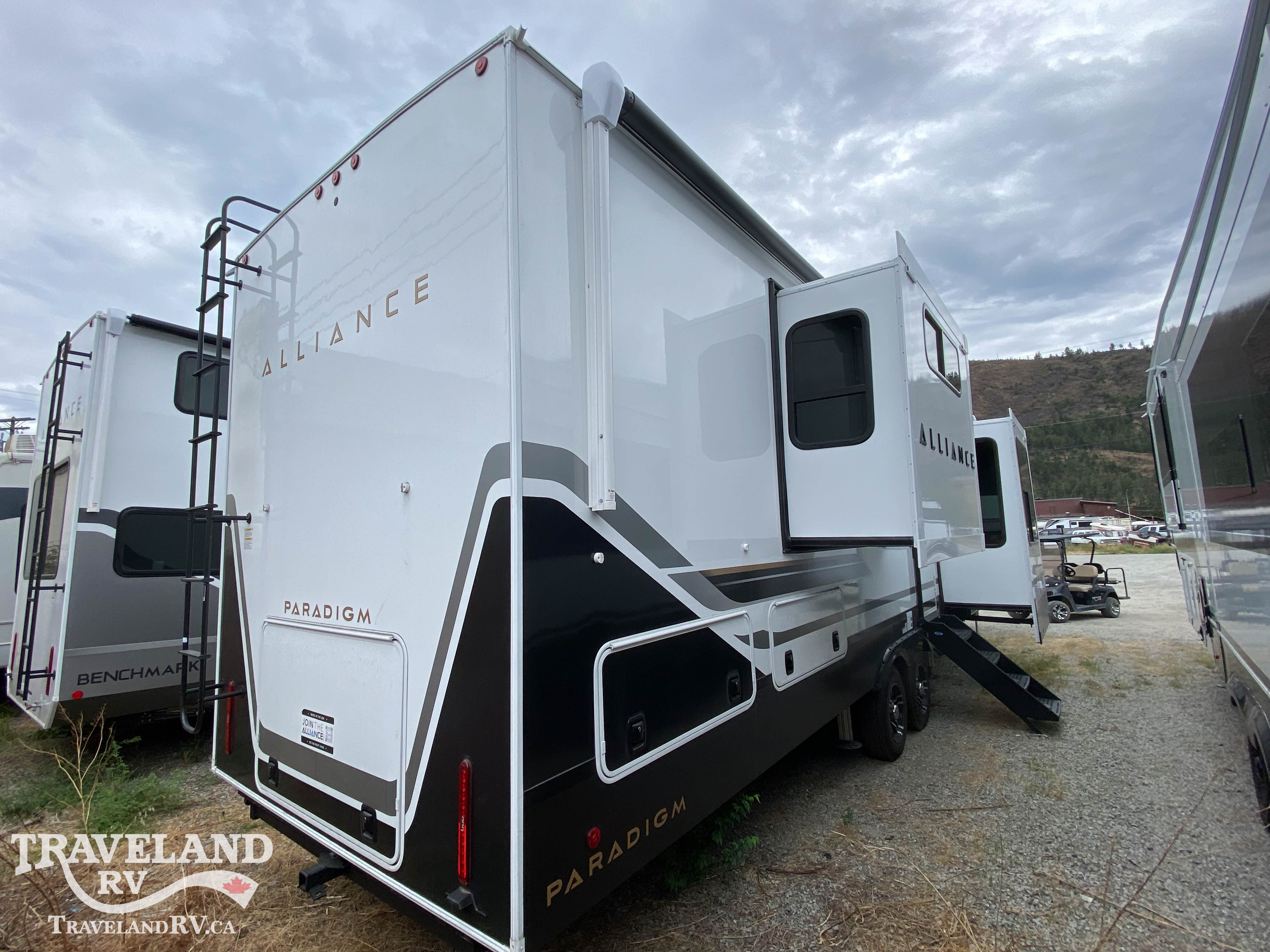 2027 Alliance RV Paradigm 385FL - Image 5