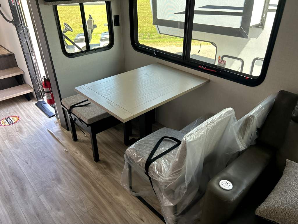 2026 VENTURE RV SPORTTREK 354VBH - Image 12