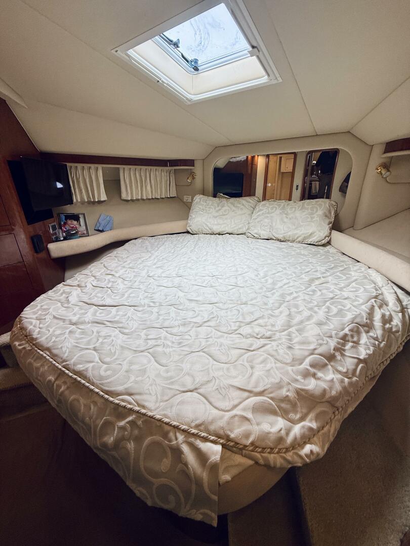 2003 Sea Ray 480 Motor Yacht - Image 39