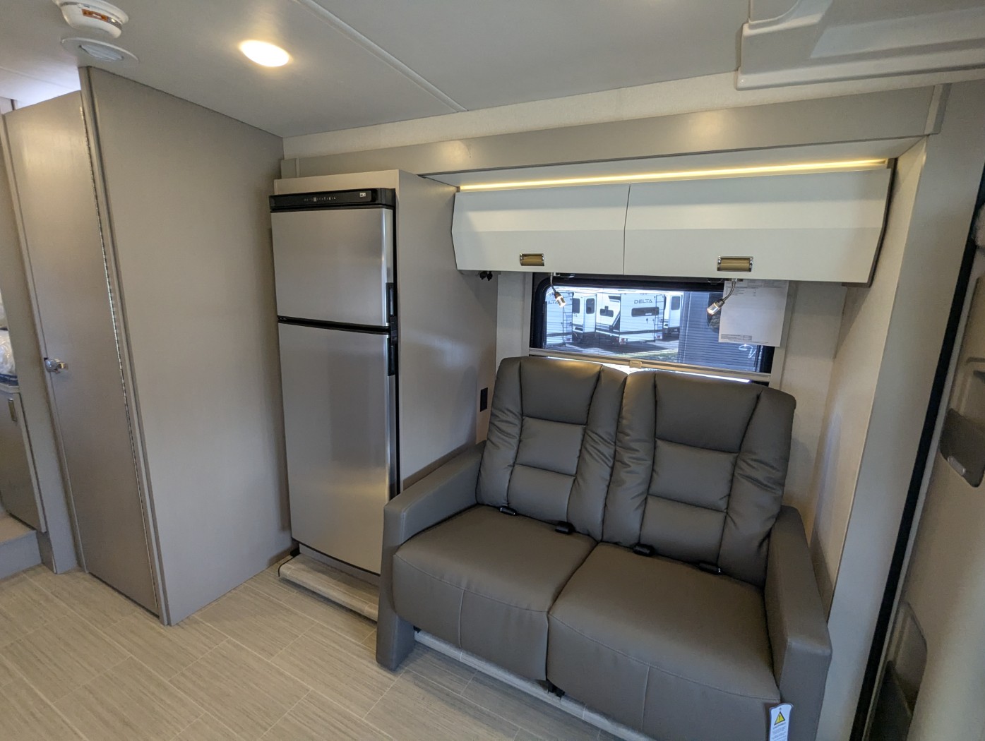 2027 Winnebago View 24R - Image 9