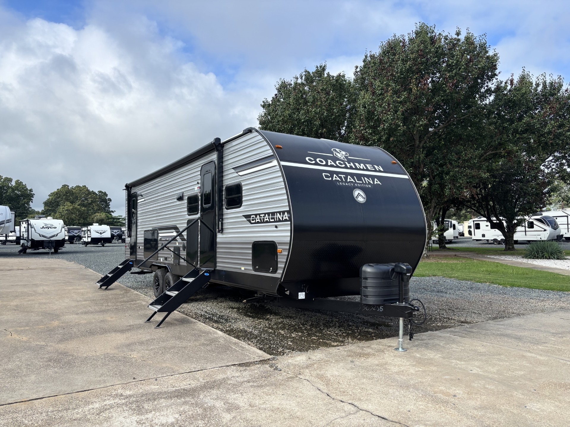 2027 Coachmen Catalina Legacy Edition 273DBHCK - Image 1