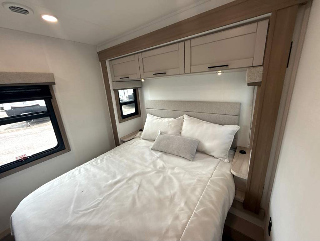 2027 ENTEGRA COACH ODYSSEY 29V - Image 26