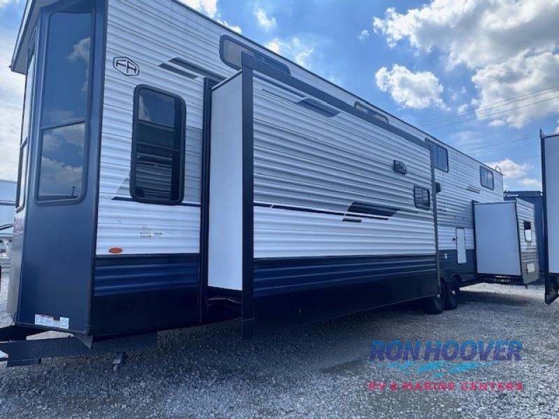 2026 PALOMINO 402LFT - Image 3