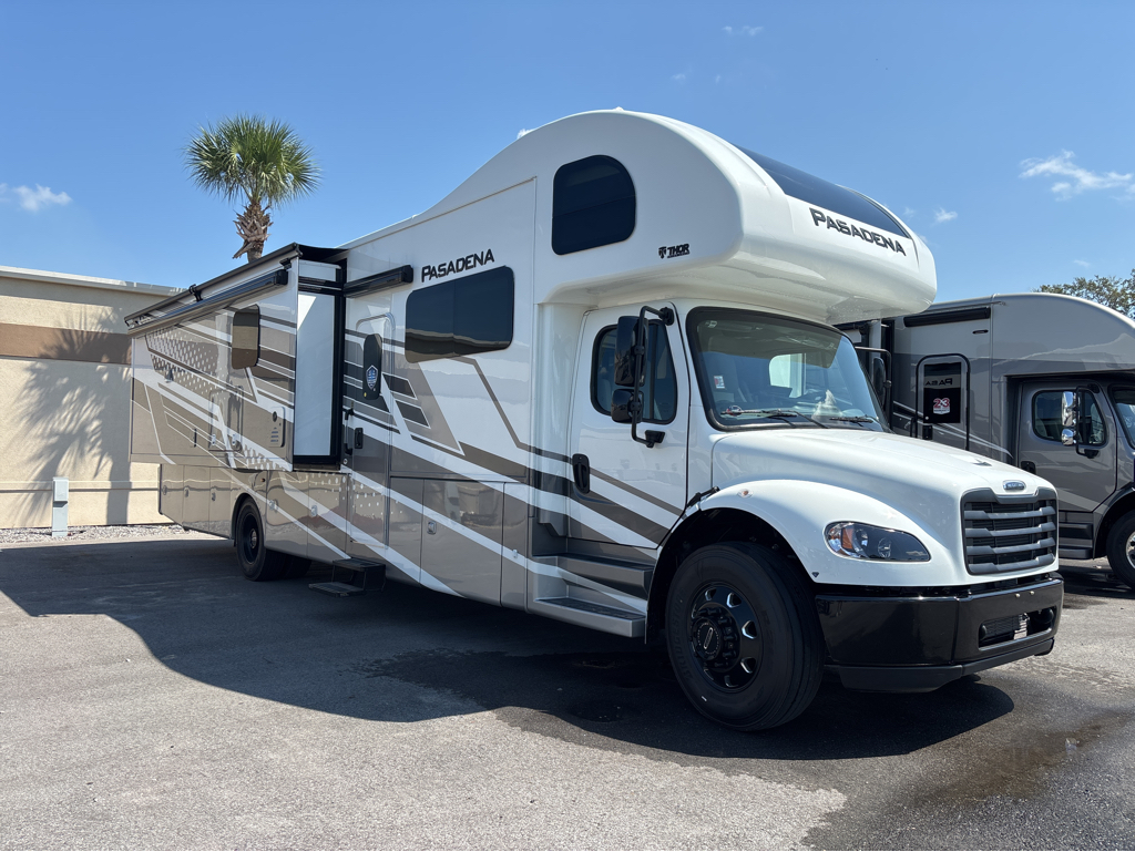 2026 THOR MOTOR COACH PASADENA 38FX - Image 1