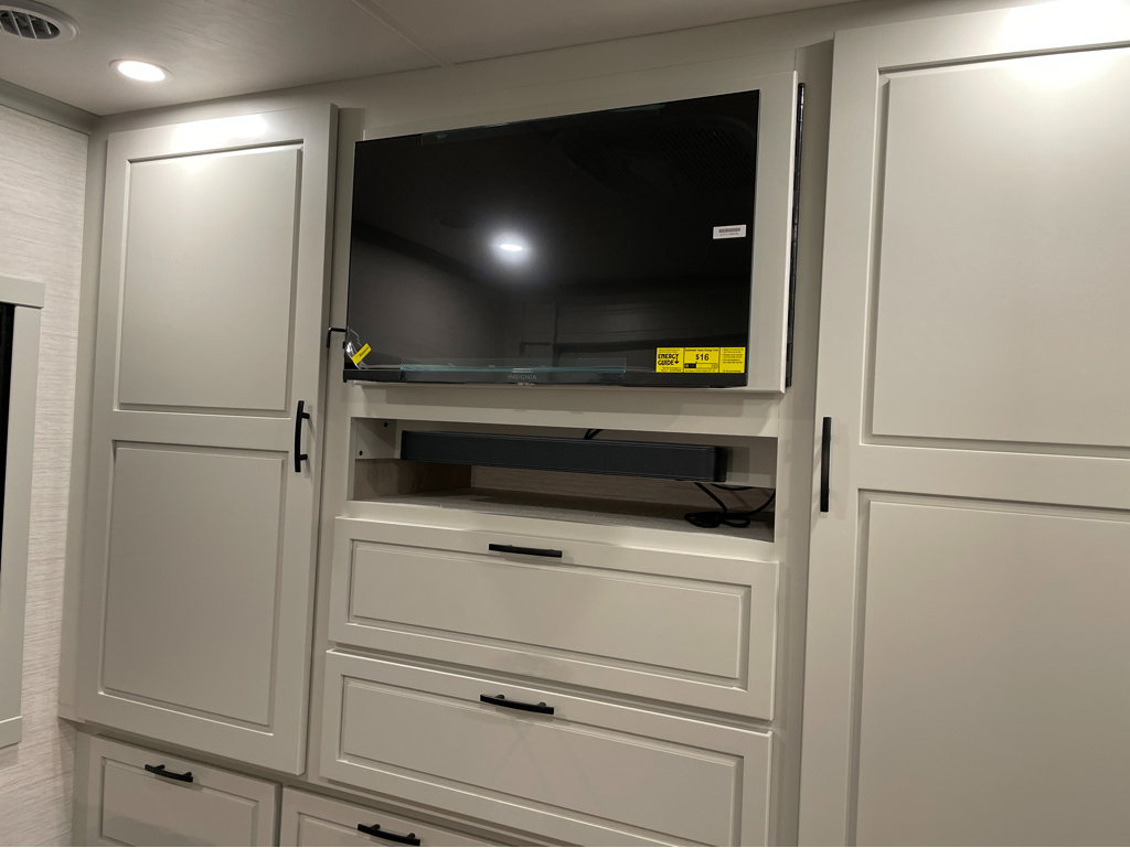 2027 Dynamax DX3 34KD - Image 24