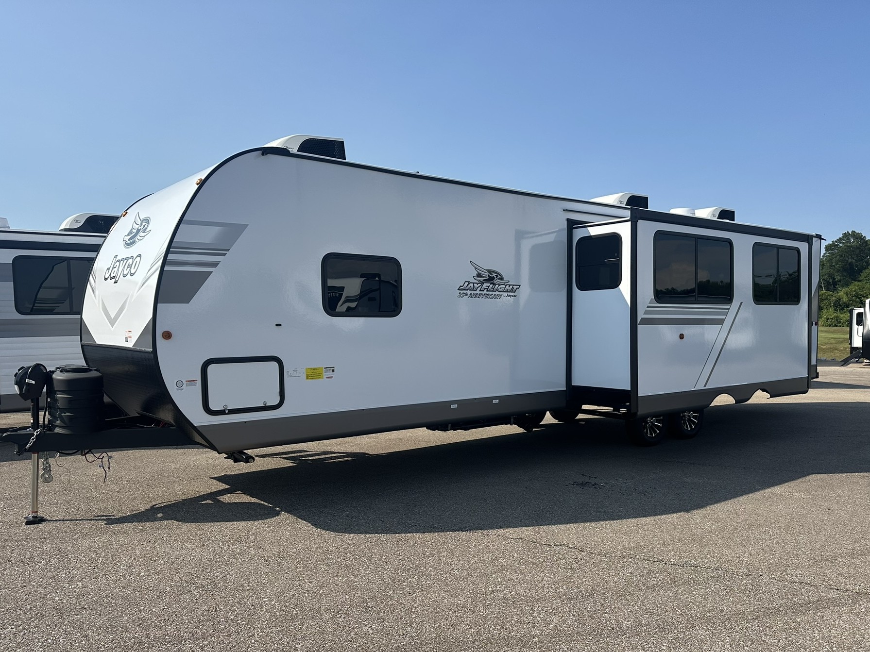 2027 JAYCO JAY FLIGHT 330TBS - Image 1