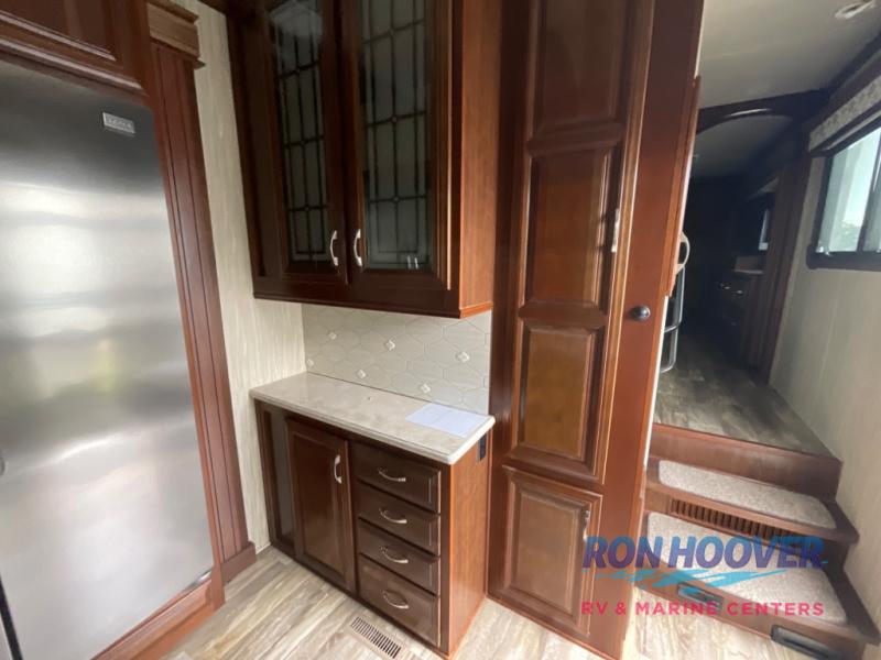 2018 DRV MOBILE SUITES AIRE 38 - Image 14