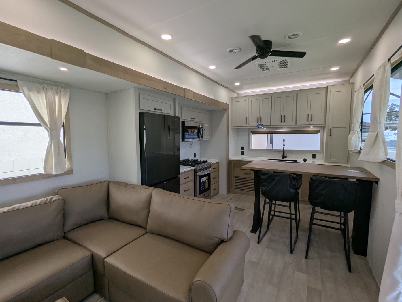 2027 Forest River Sierra Destination 422FKL - Image 10