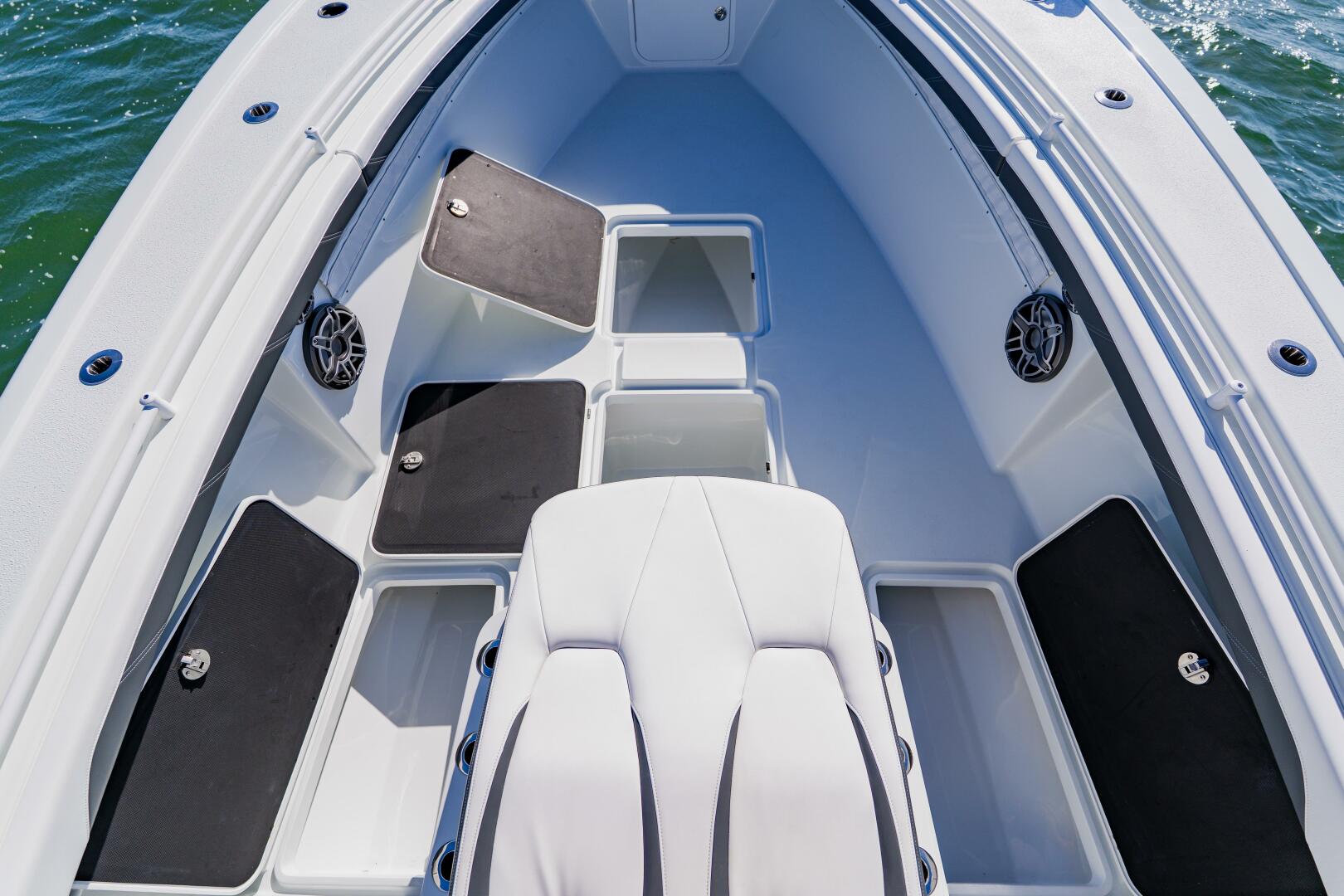 2025 Yellowfin 36 Offshore - Image 13
