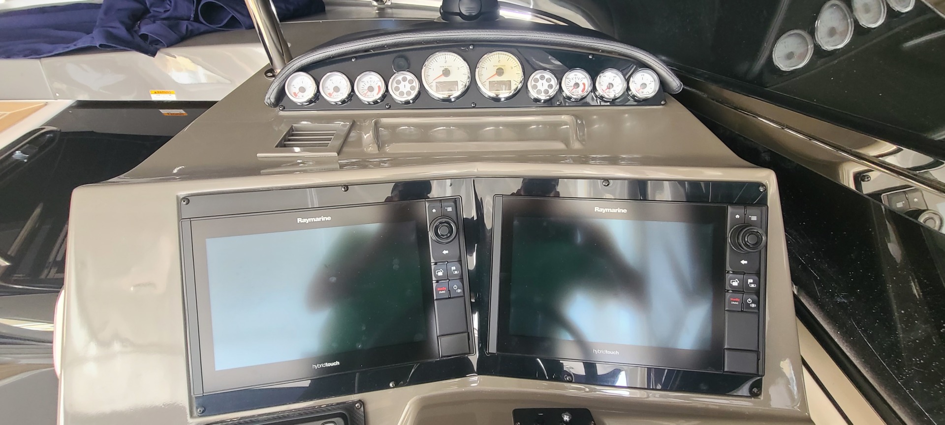 2007 Regal 4460 Commodore - Image 23