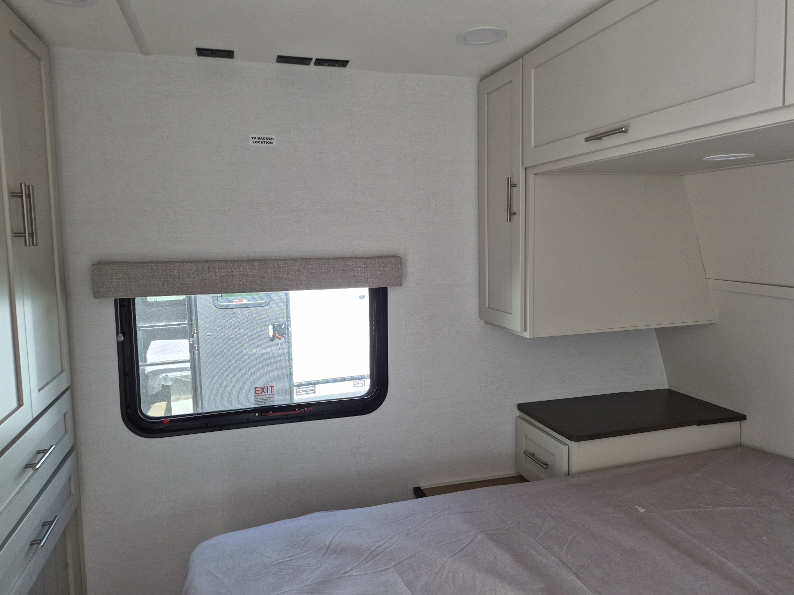 2027 Alliance RV Avenue 298RL - Image 13