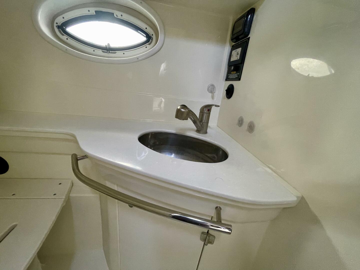 2016 Monterey 335 Sport Yacht - Image 44