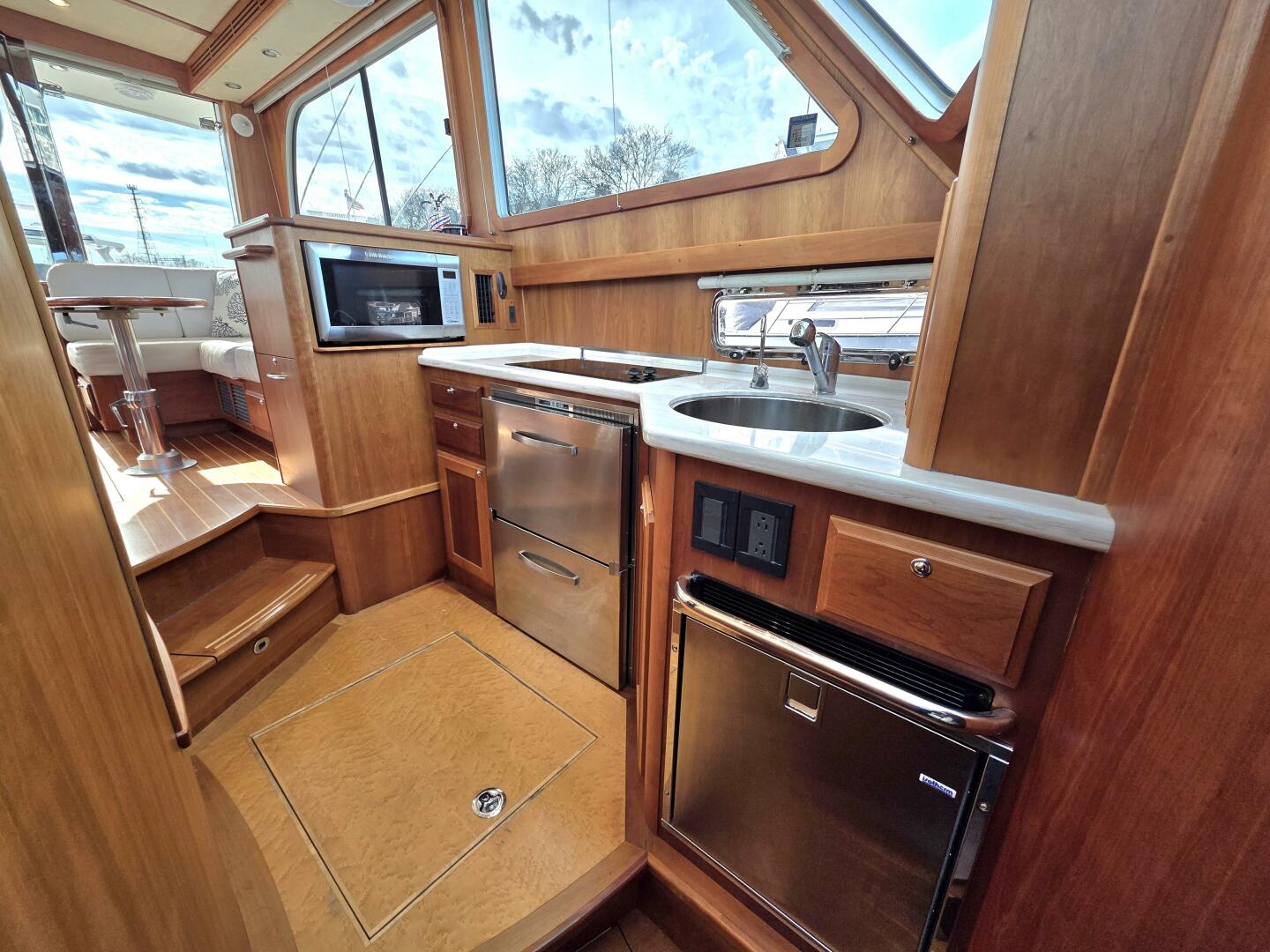 2017 Sabre 42 Salon Express - Image 20
