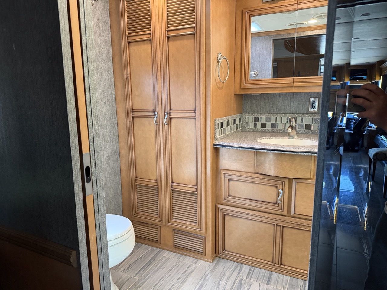 2015 Newmar Ventana 3636 - Image 16