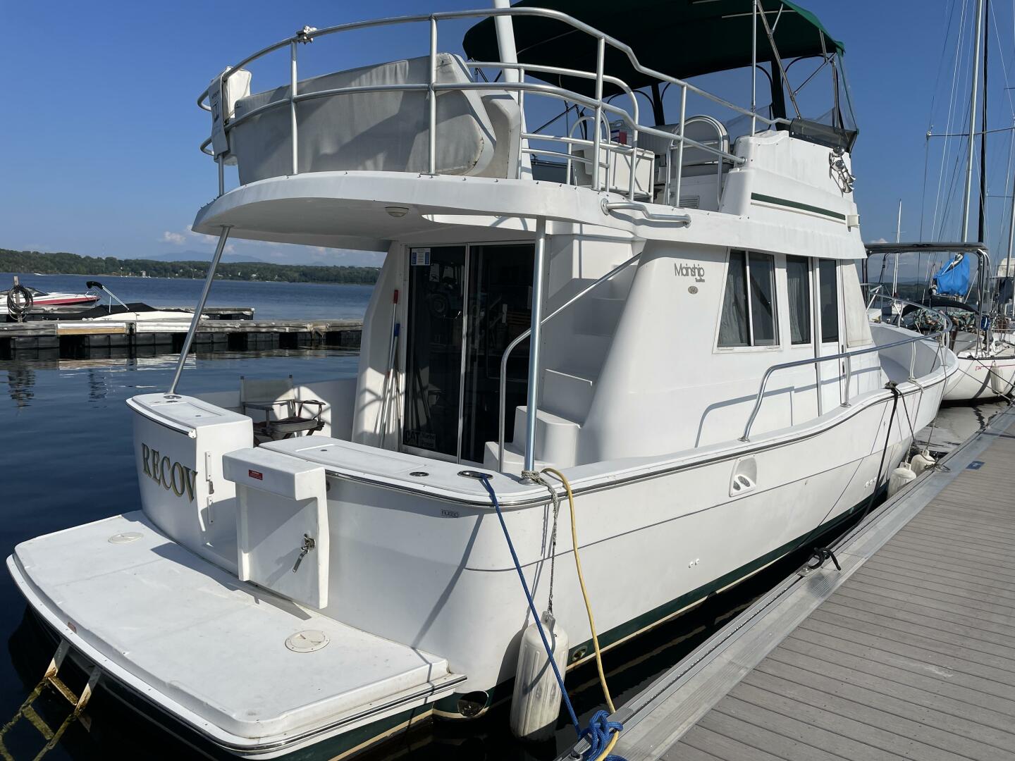 2000 Mainship 390 - Image 3