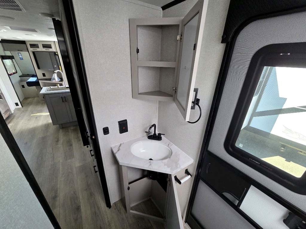 2026 JAYCO JAY FEATHER 29BHB - Image 13