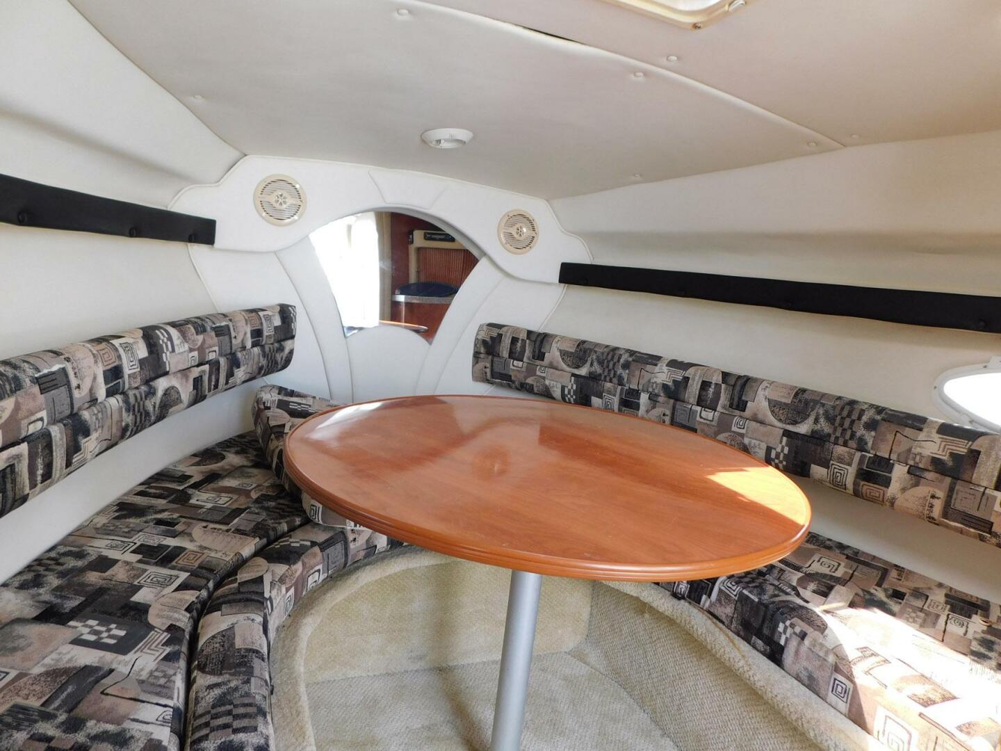 2004 Rinker Fiesta Vee 270 - Image 2