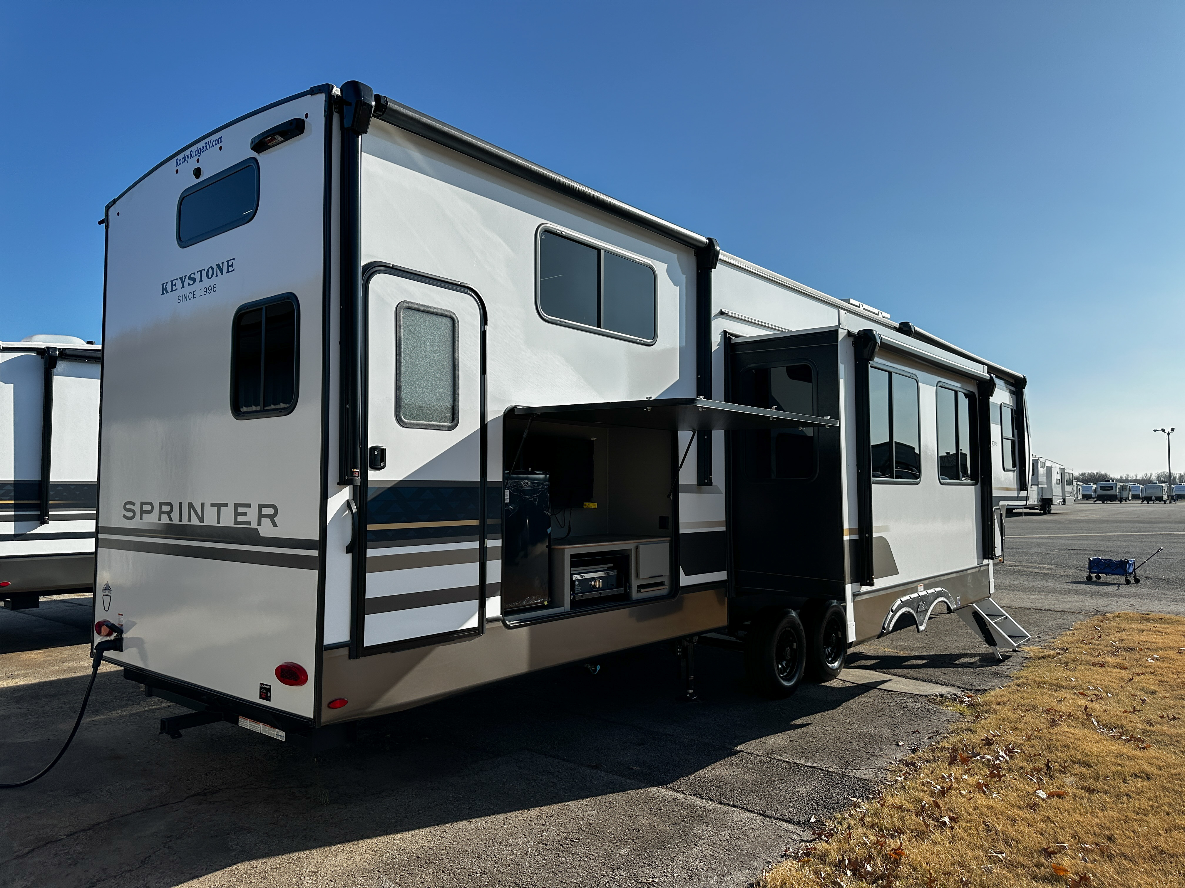2026 Keystone Sprinter 3900DBL - Image 7