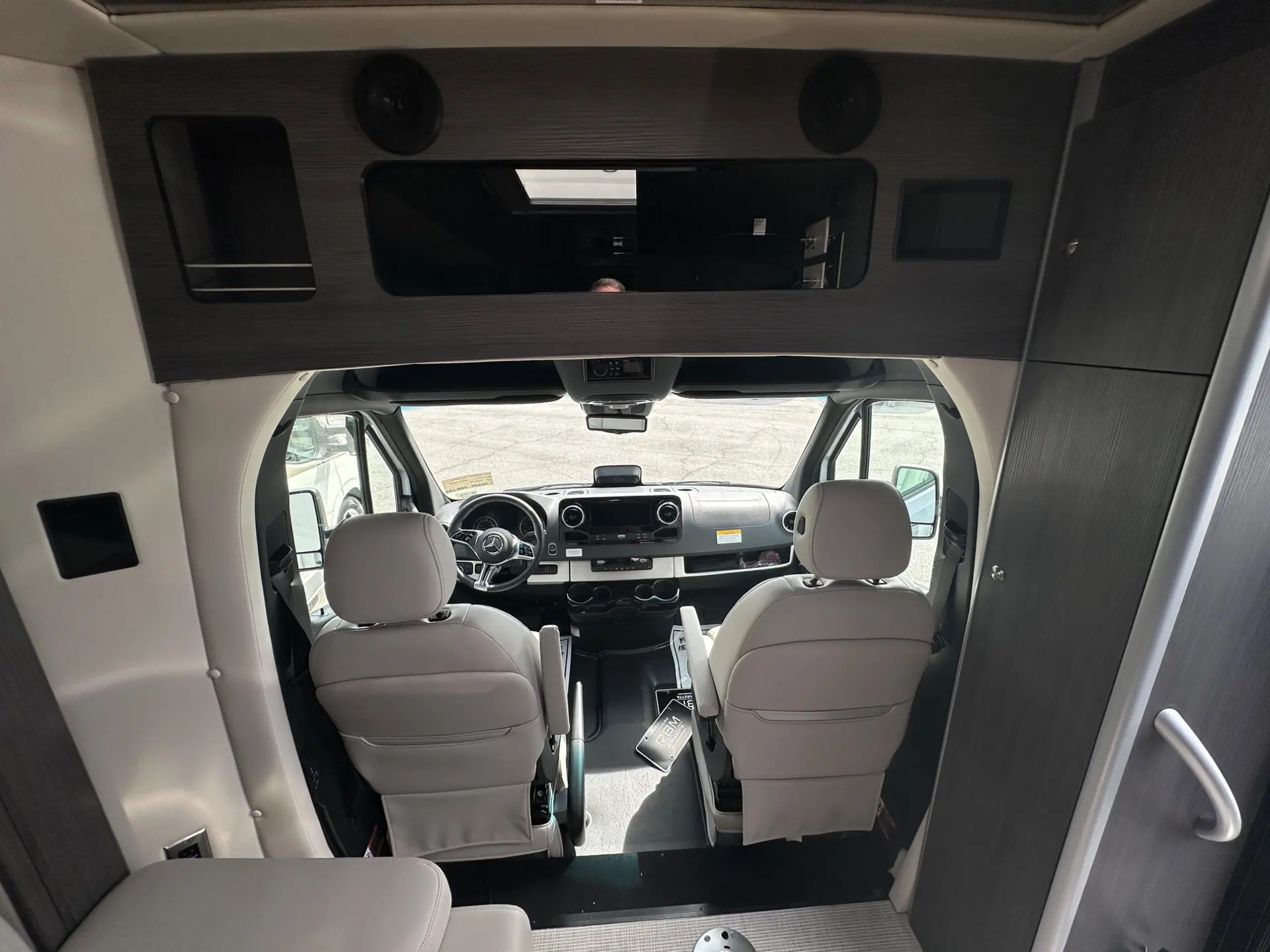 2026 Airstream Atlas - Image 9
