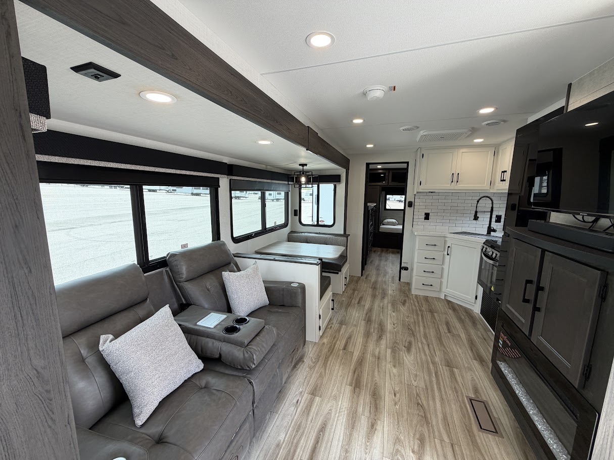 2027 VENTURE RV SPORTTREK 292VRB - Image 37