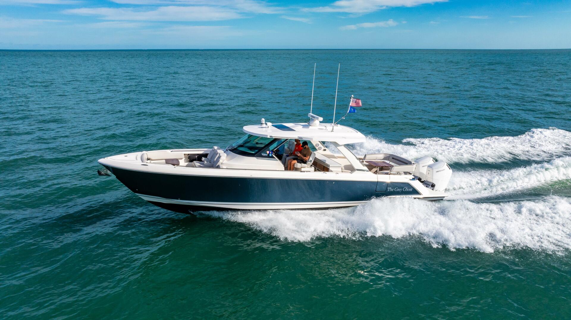 2022 Tiara Yachts 43 LS - Image 9