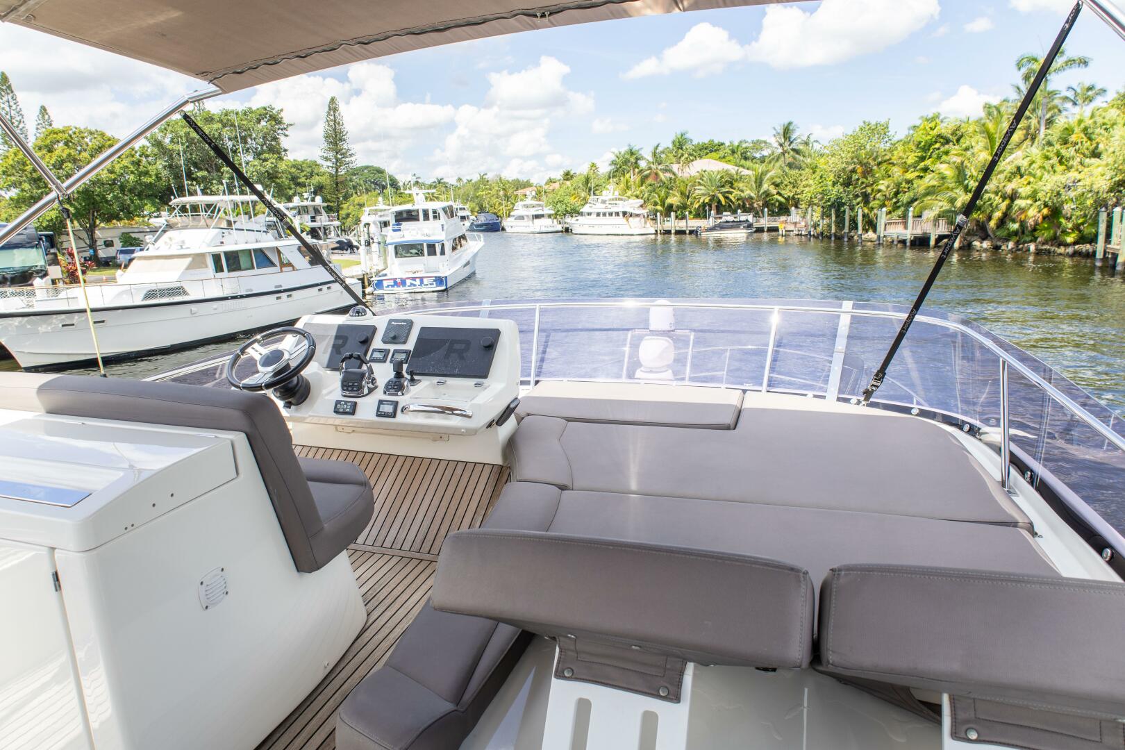2018 Prestige 500 Flybridge - Image 30