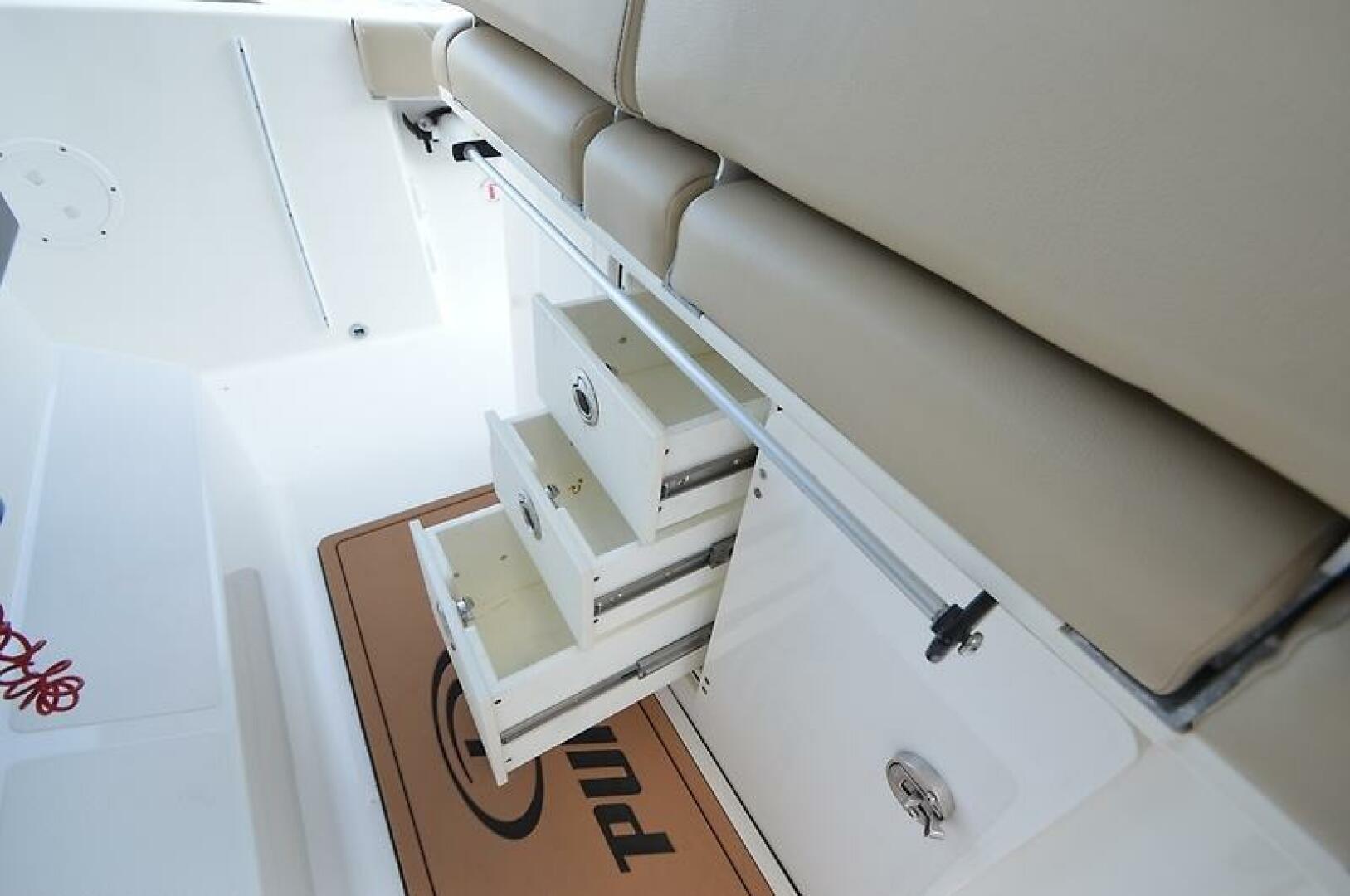 2019 PURSUIT S 288 Sport Base - Image 28