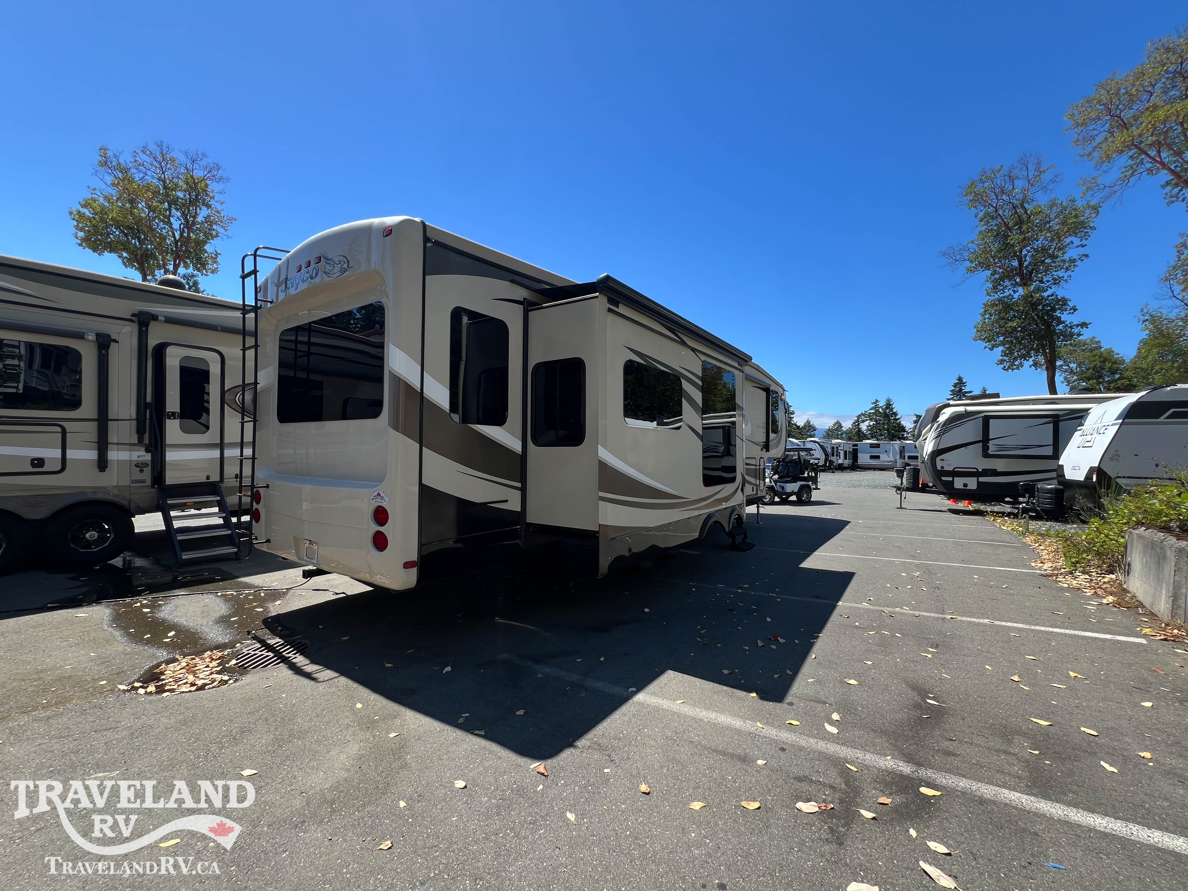 2015 Jayco Pinnacle 36RSQS - Image 6