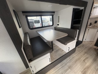 2026 VENTURE RV SPORTTREK STINGER 232VRL - Image 16