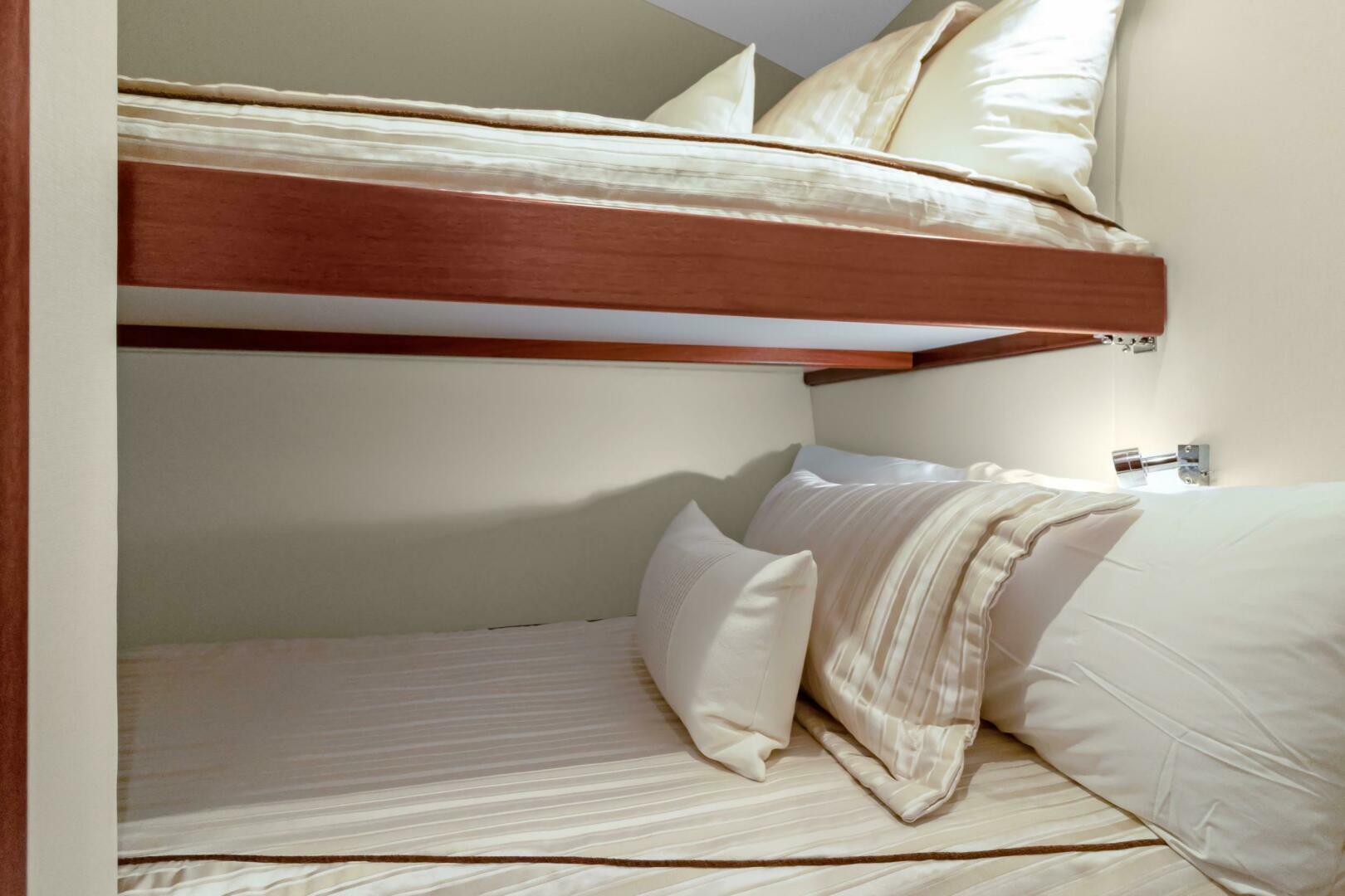 2016 Hatteras GT63 - Image 48