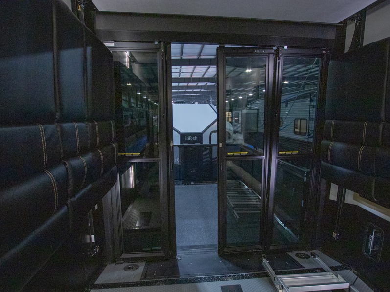 2025 Keystone Raptor 415 - Image 10