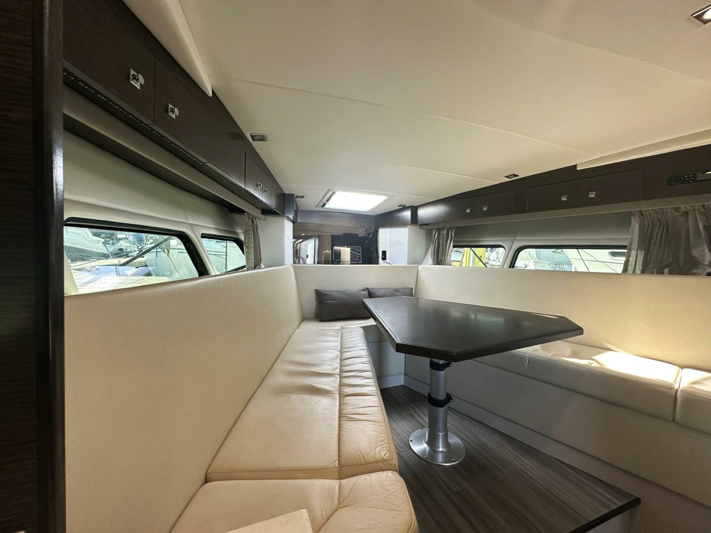 2017 Cruisers Yachts 390 Express Coupe - Image 24