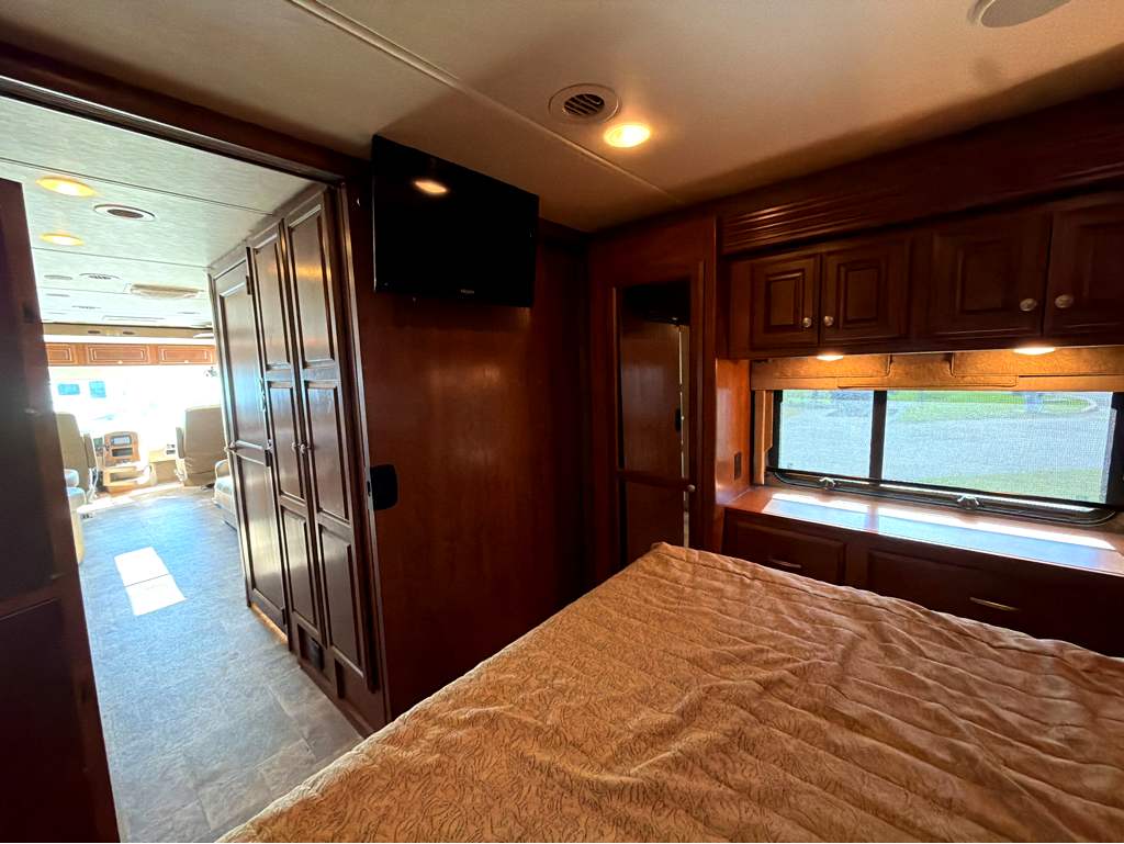 2014 THOR MOTOR COACH PALAZZO 33.2 - Image 20