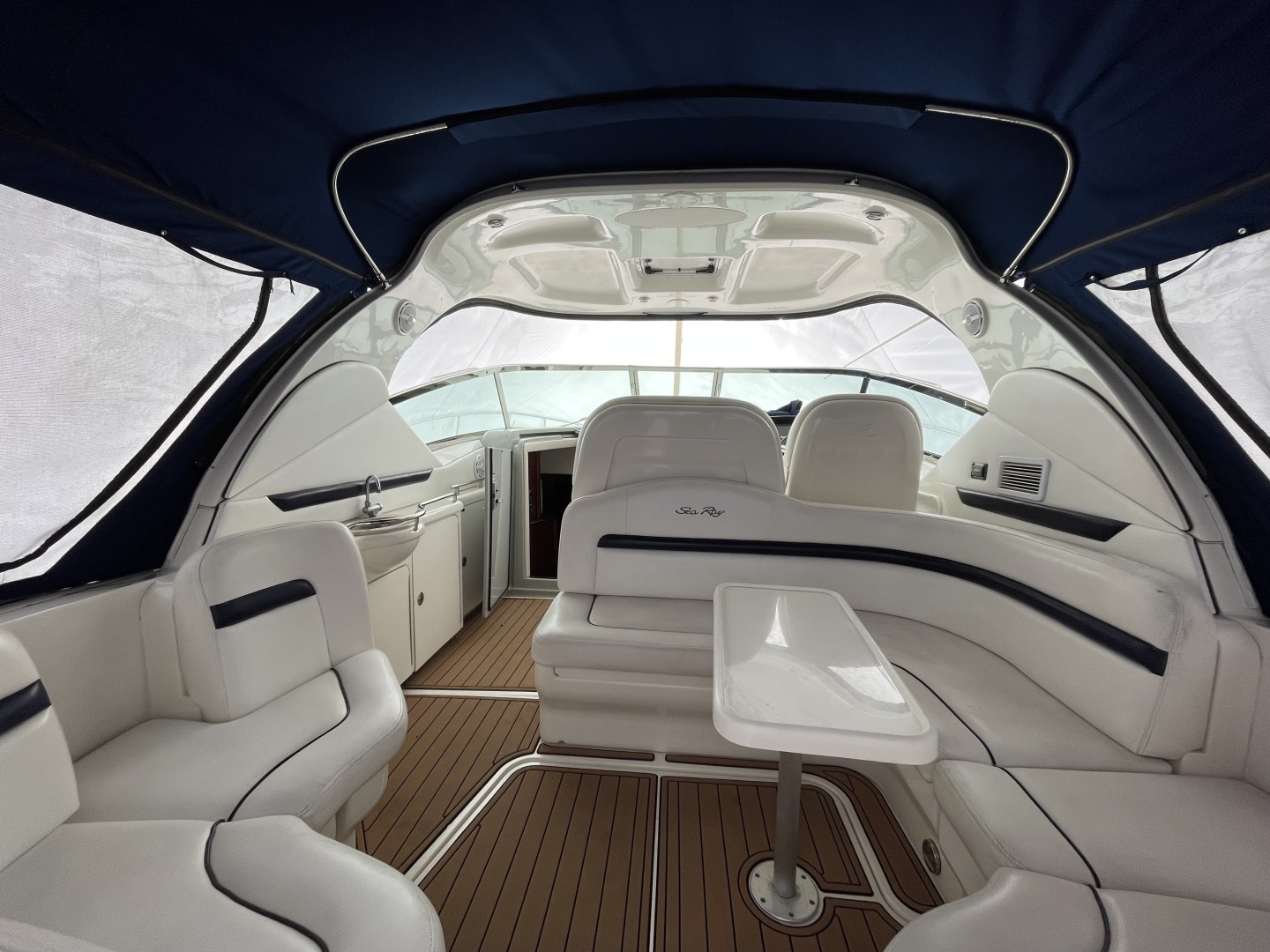 2010 Sea Ray 390 Sundancer - Image 3