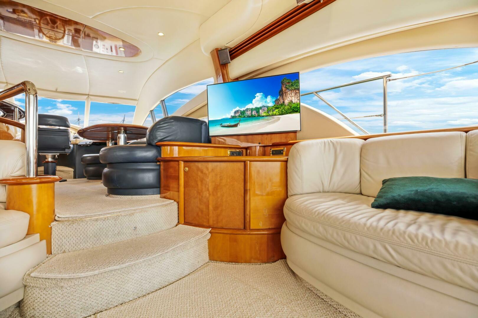 2004 Azimut Azimut 62 Base - Image 19