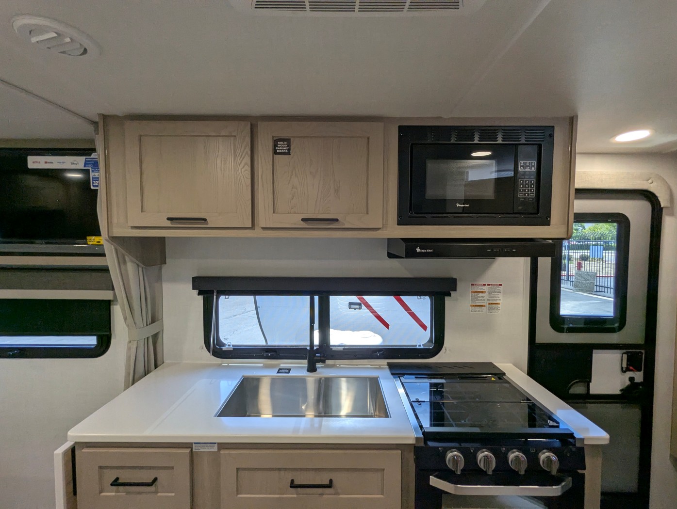 2026 Forest River Rockwood Mini Lite 2109S - Image 12