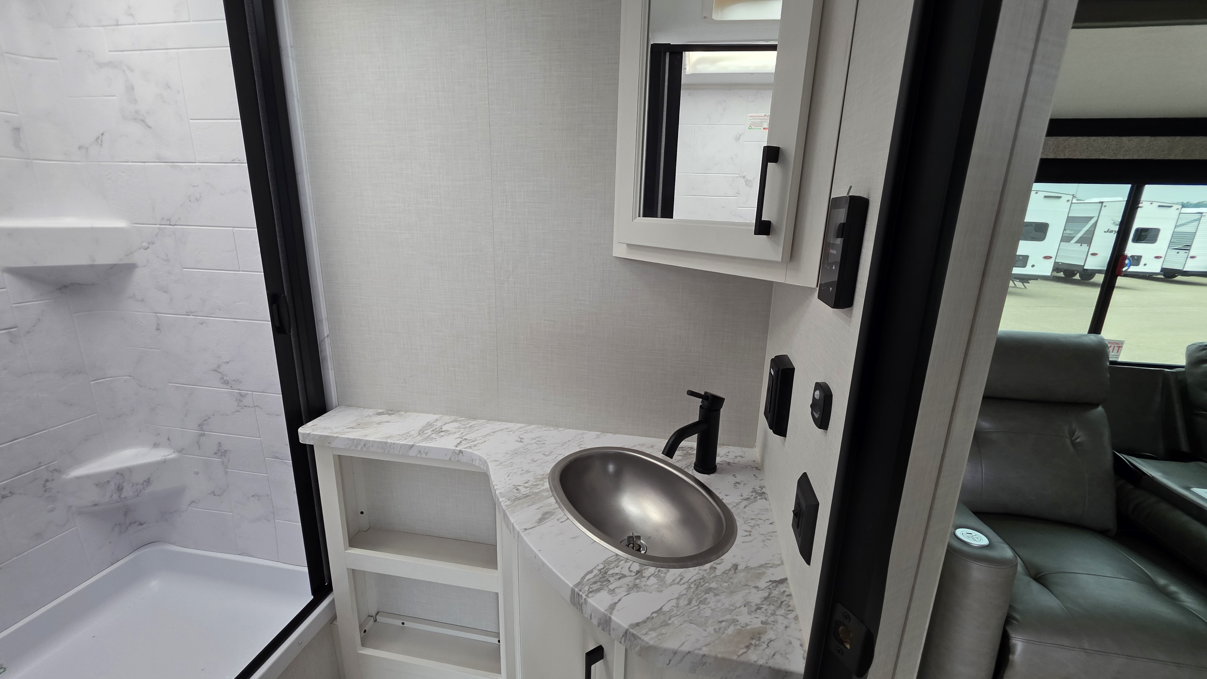2027 VENTURE RV STRATUS 281VBH - Image 21
