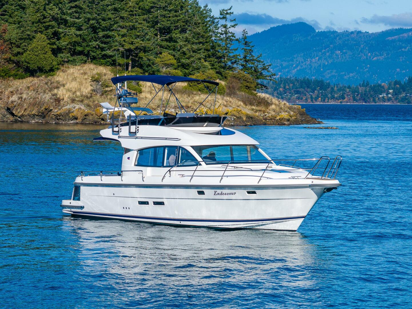 2023 Nimbus 405 Flybridge - Image 2