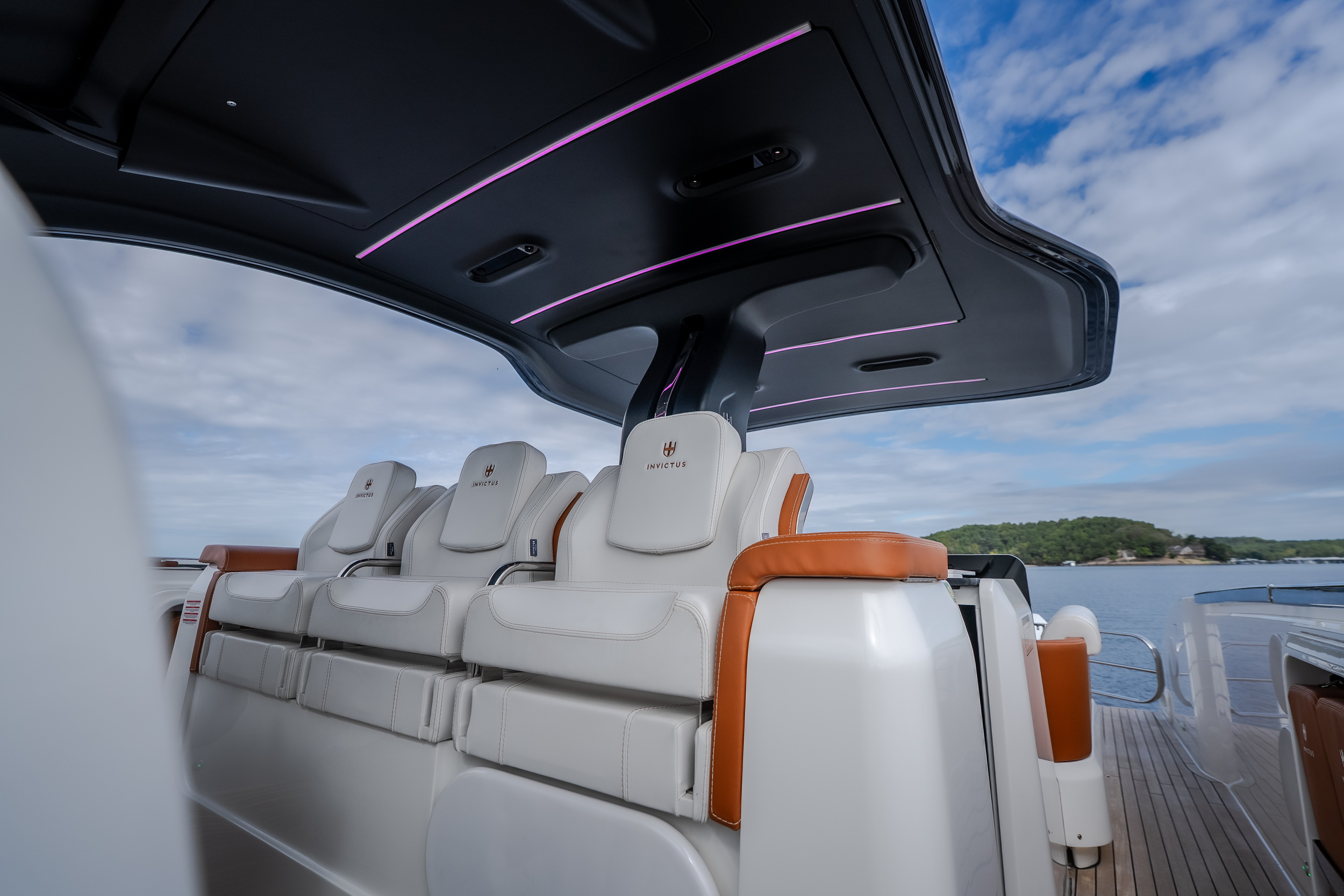 2025 Invictus TT430S - Image 51