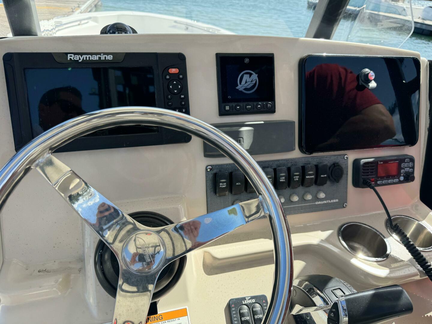 2022 Boston Whaler 250 DAUNTLESS Base - Image 19