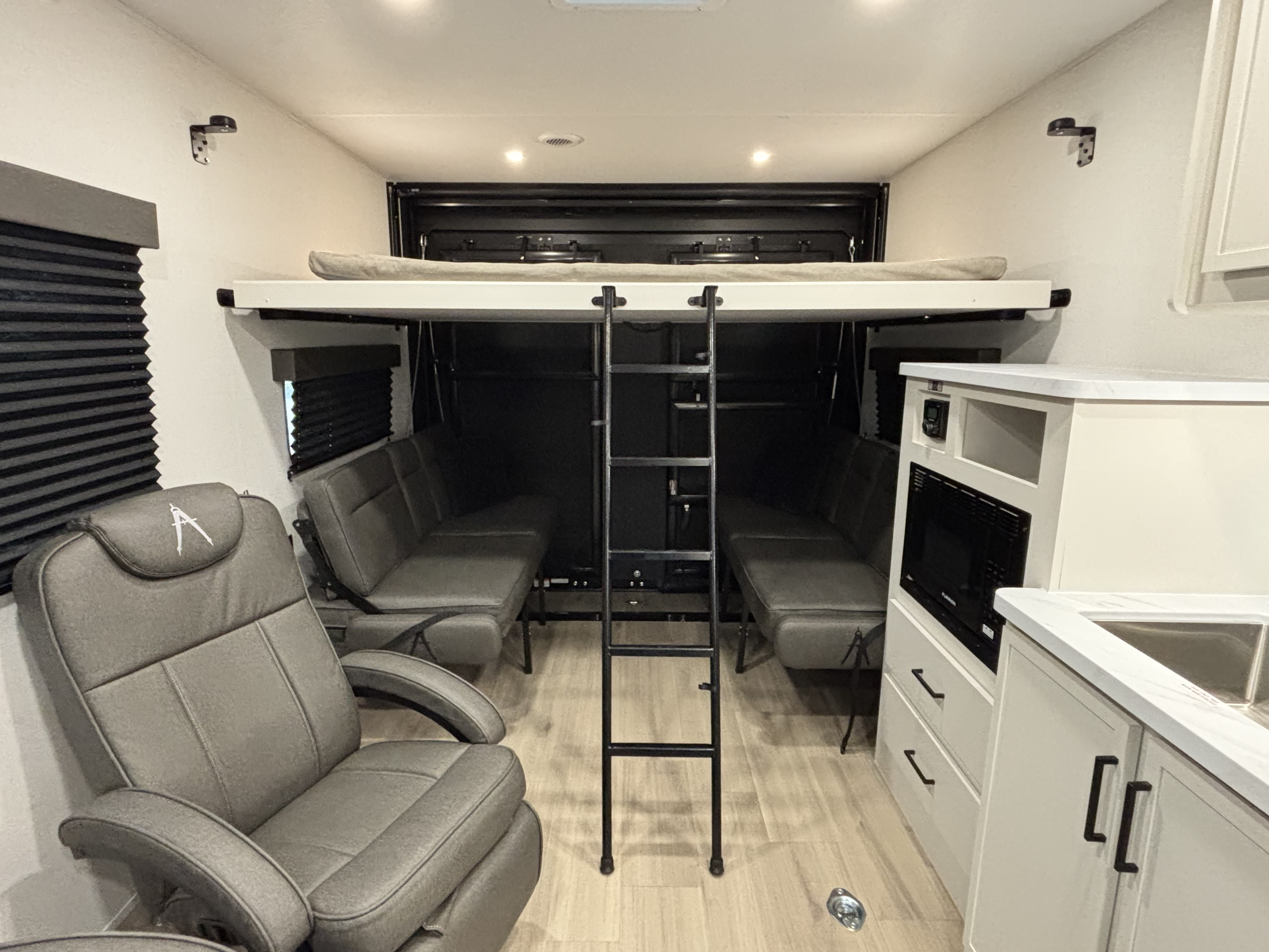 2026 Grand Design Momentum MAV 27MAV - Image 10