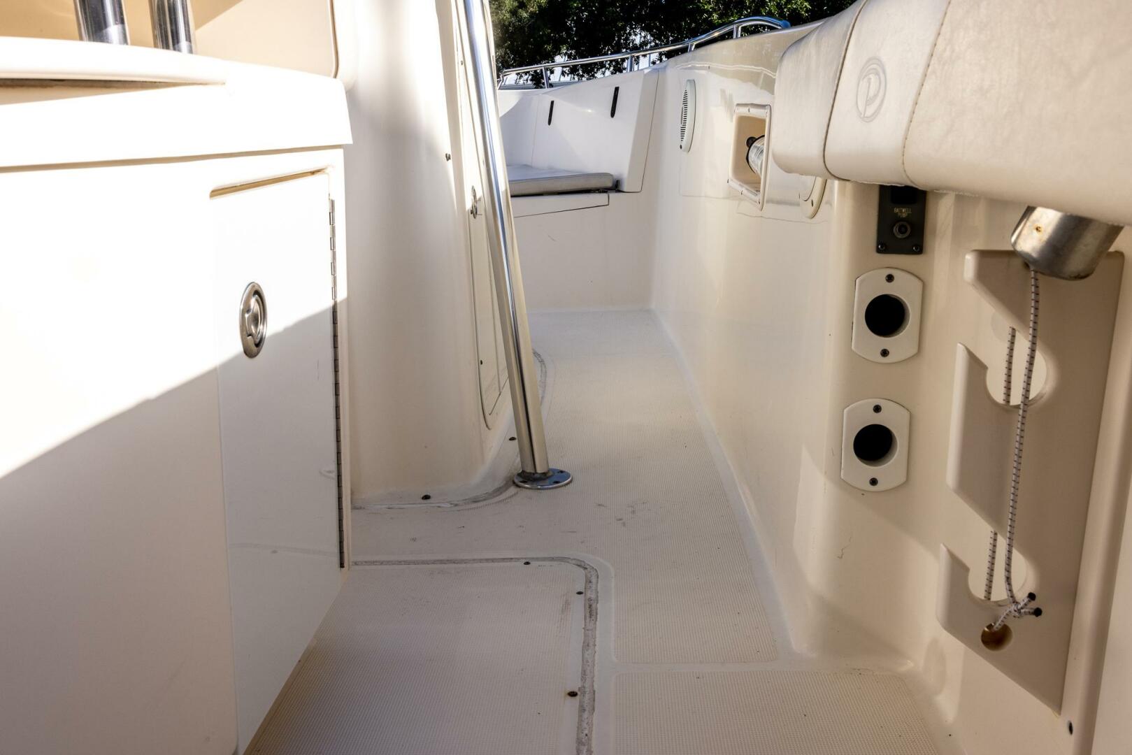 2007 Pursuit C280 - Image 15