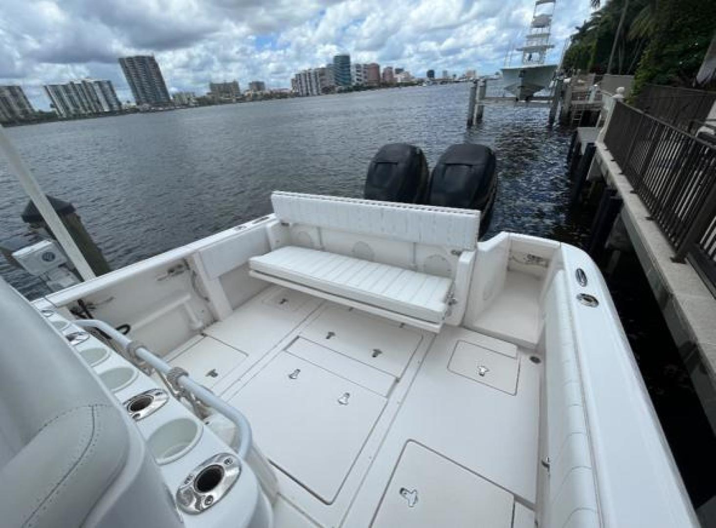 2012 Intrepid 327 - Image 11