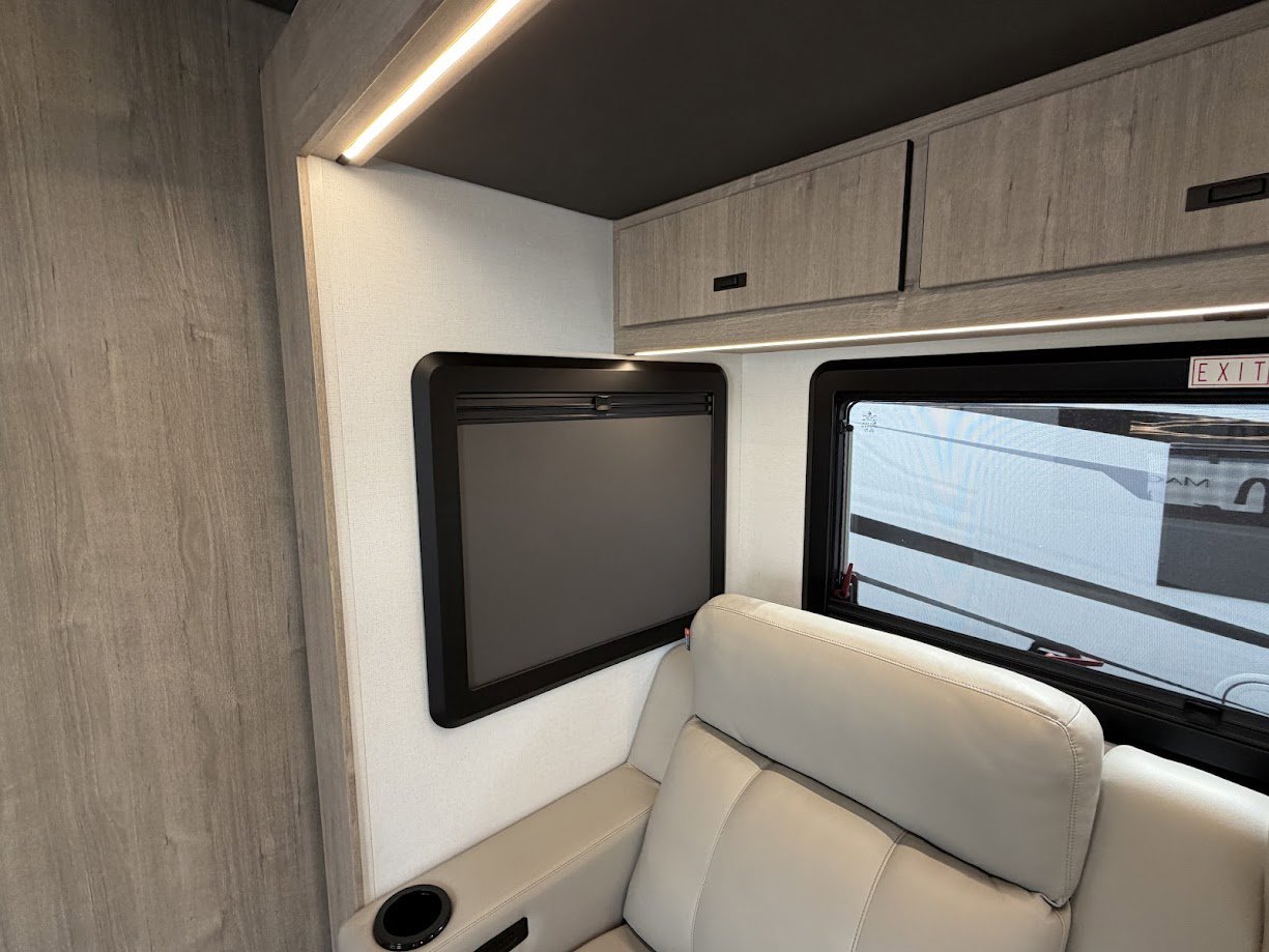 2026 Grand Design Lineage Series M 25TK - Image 22