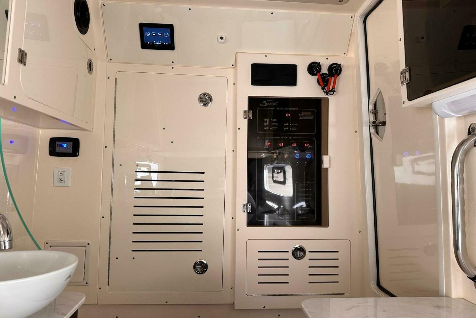 2023 Scout 355 LXF - Image 19