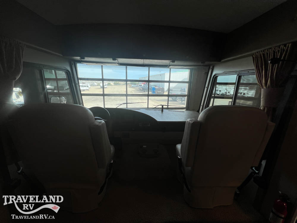 2014 Winnebago Vista 31KE - Image 8