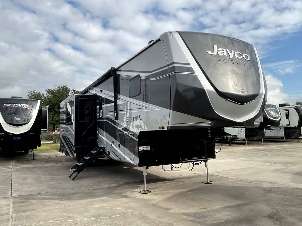 2026 JAYCO SEISMIC 399 - Image 3